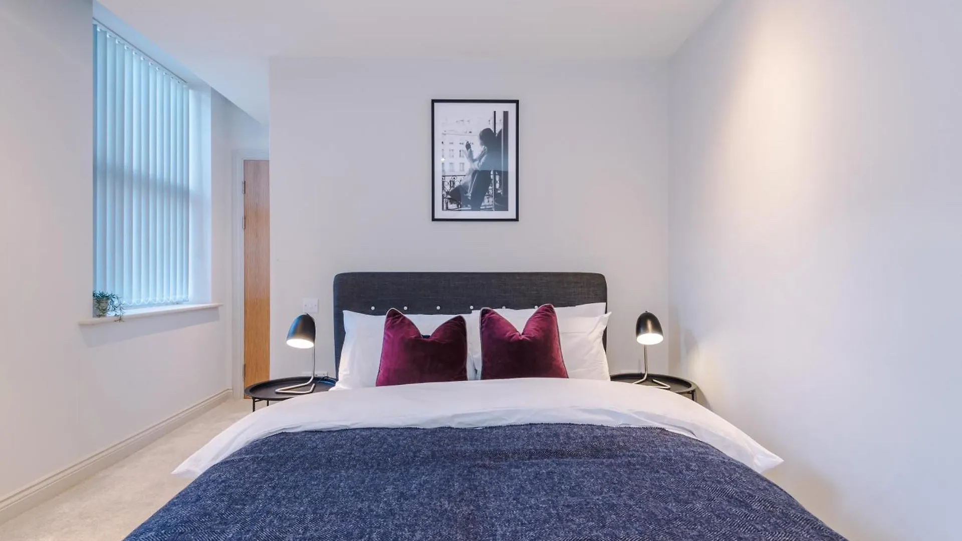 Designer Central Home In Leeds Sleeps 6 0*, Leeds (West Yorkshire)