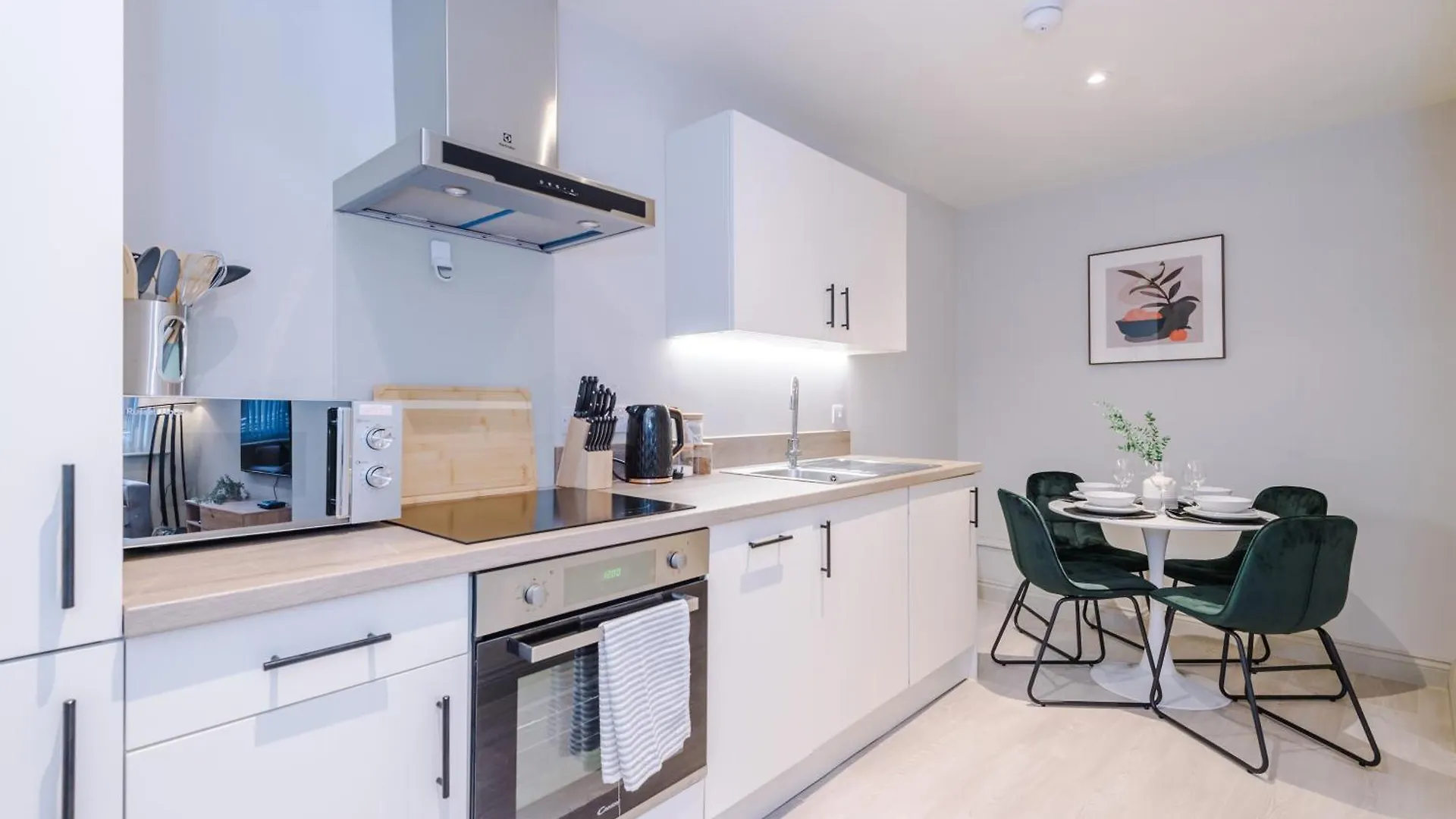 Designer Central Home In Leeds Sleeps 6