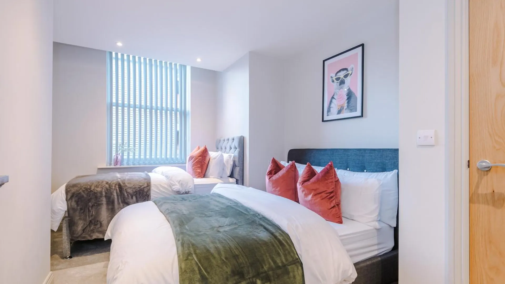 Designer Central Home In Leeds Sleeps 6